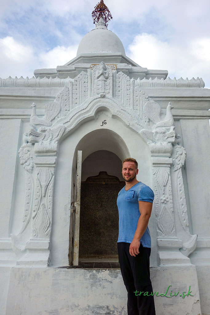 Kuthodaw Pagoda